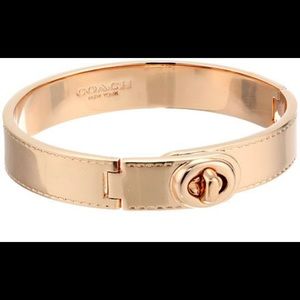 Coach turnlock hinged bracelet